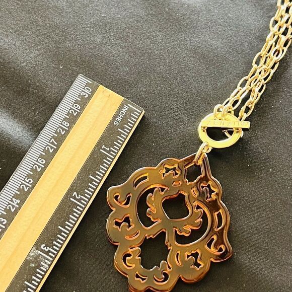 ZENZii Acrylic Scroll Pendant Gold Amber Tone Toggle Necklace Faux Tortoise 1357 - Picture 7 of 8